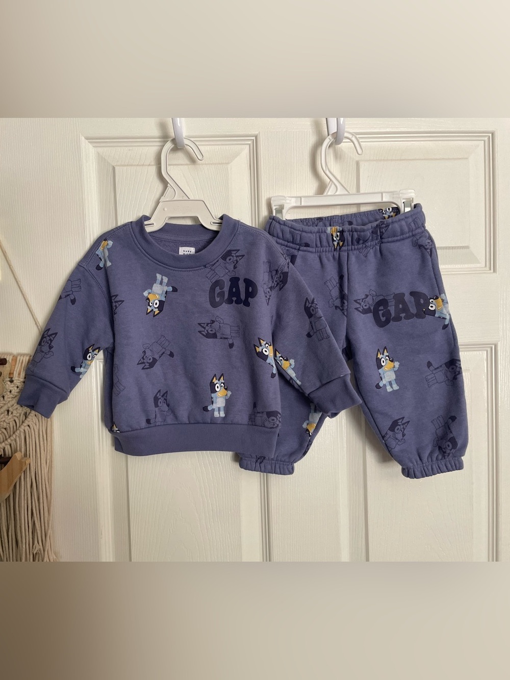 GAP Baby 6-12 Months Bluey Lavender Pullover Sweatshirt and Sweatpants Set